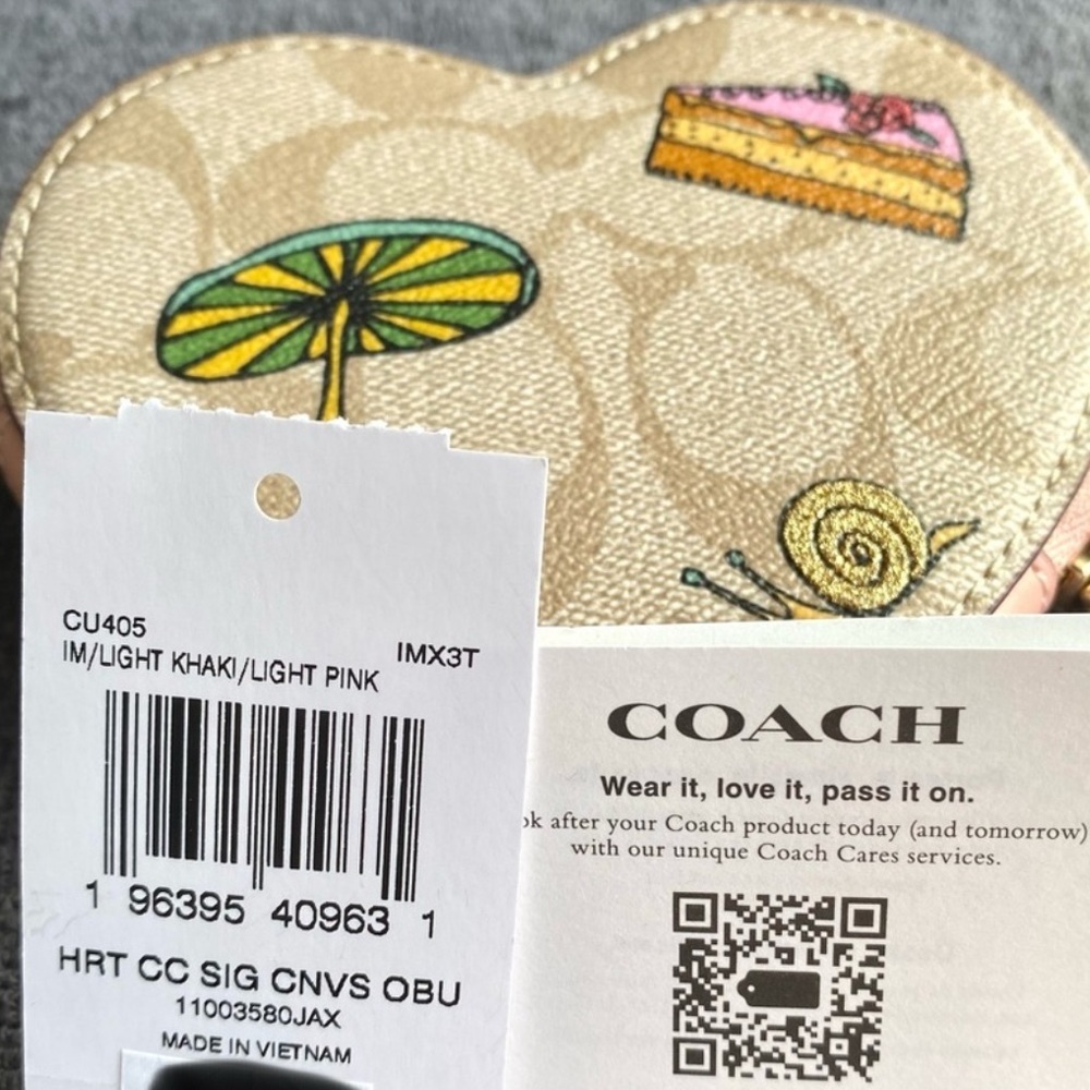 Coach X Observed By Us Heart Wristlet In Signature Canvas! NWT๐ - Picture 6 of 11